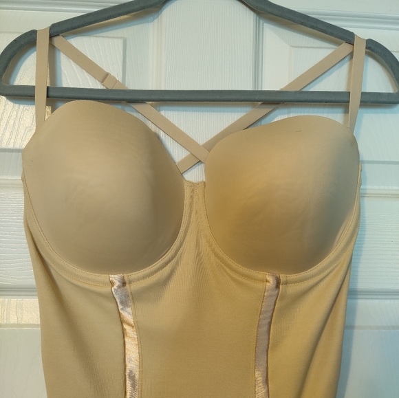 Shapewear Bodysuit - Removable/Convertible Straps - Size 38D - Picture 4 of 12